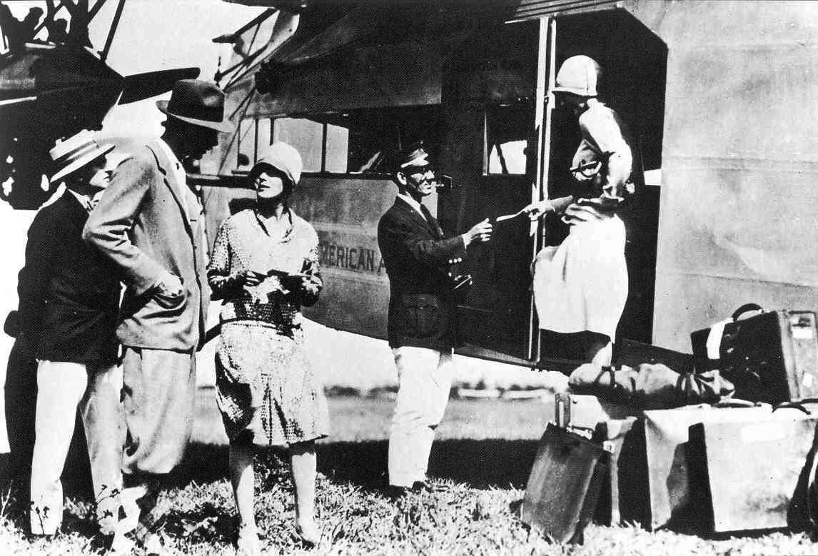 Pan-Am-air-passengers-boarding_1928.jpg